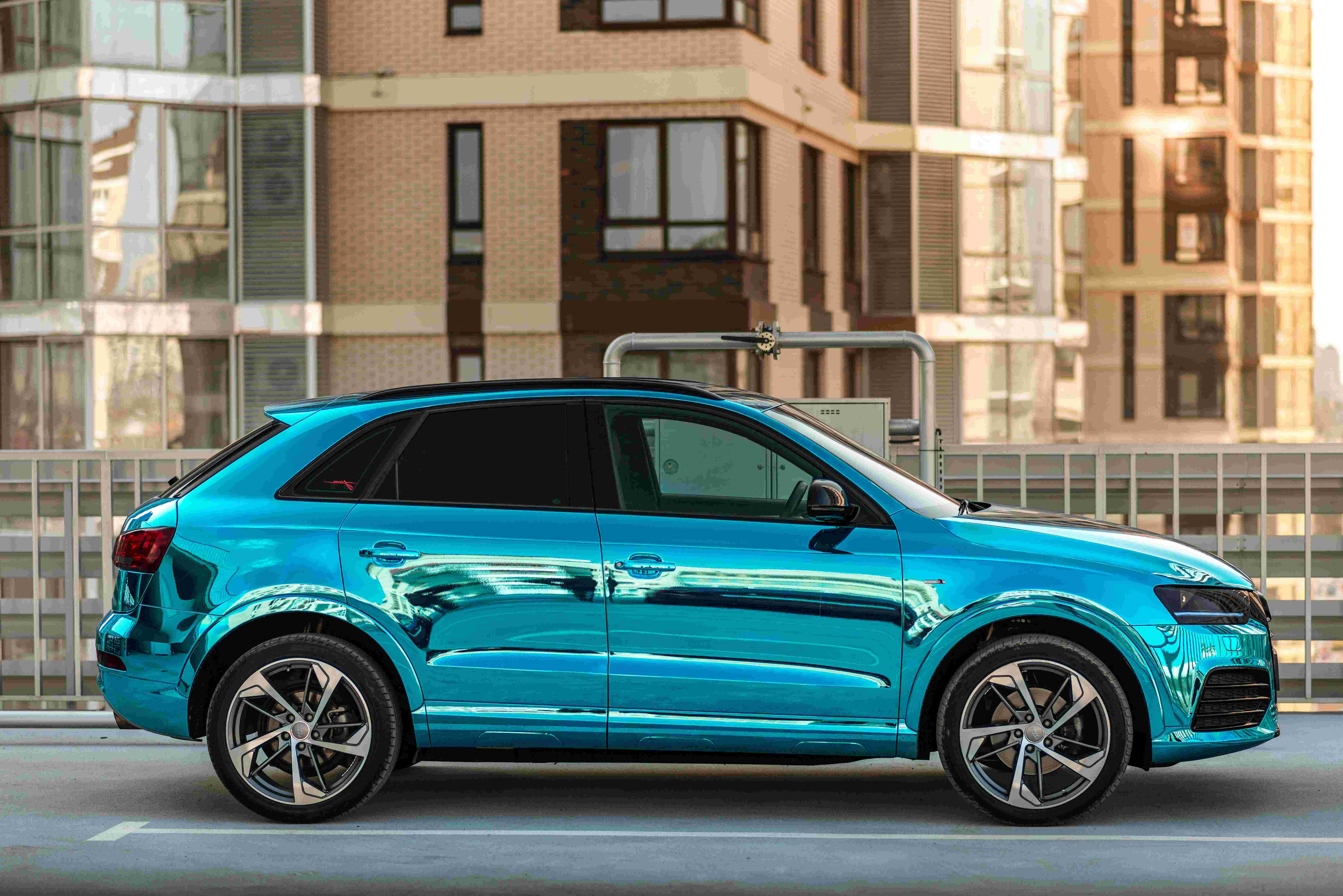 1.Audi Q3 sky blue chrome