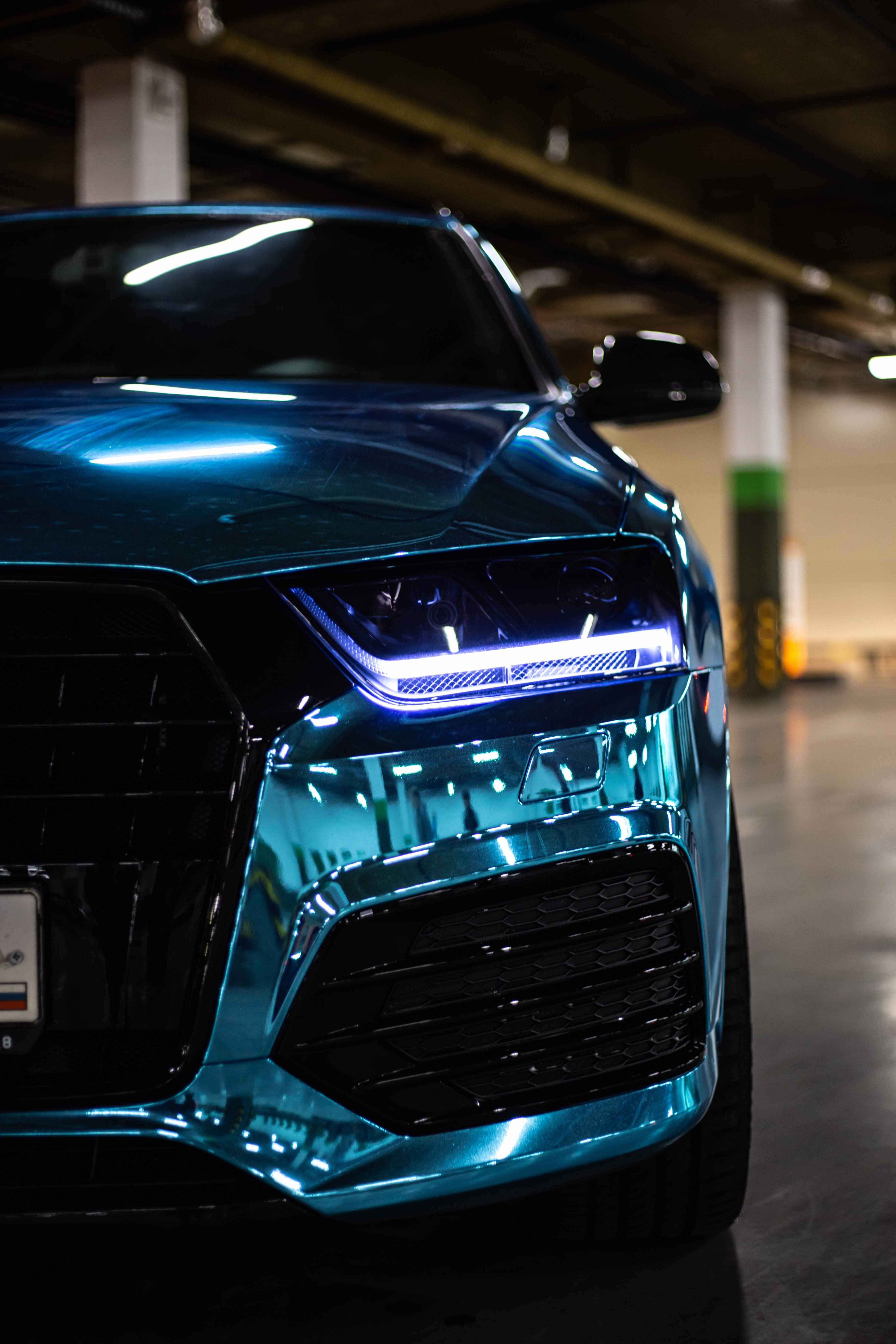 1.Audi Q3 sky blue chrome