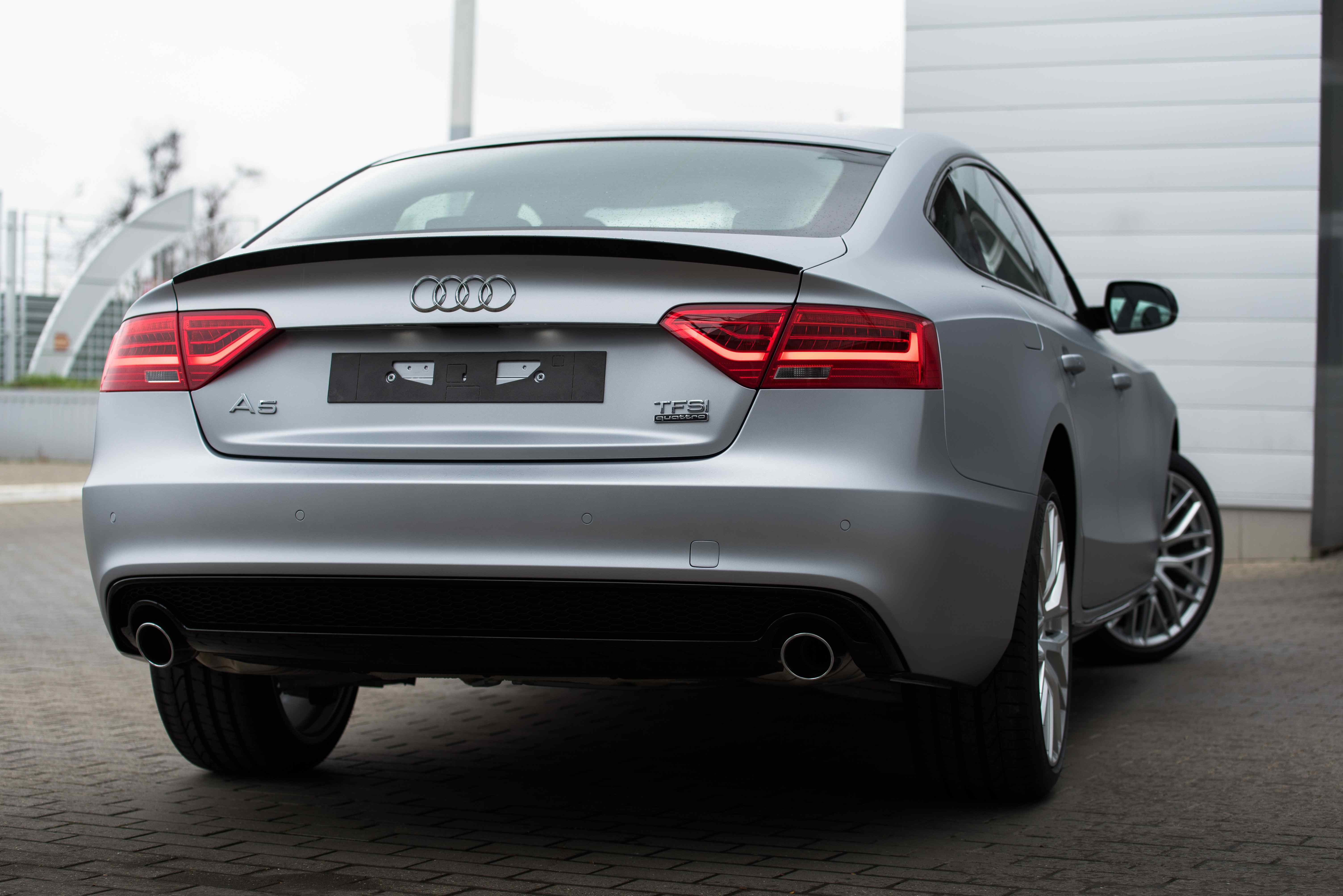 2. Audi А5 Серебристый мат