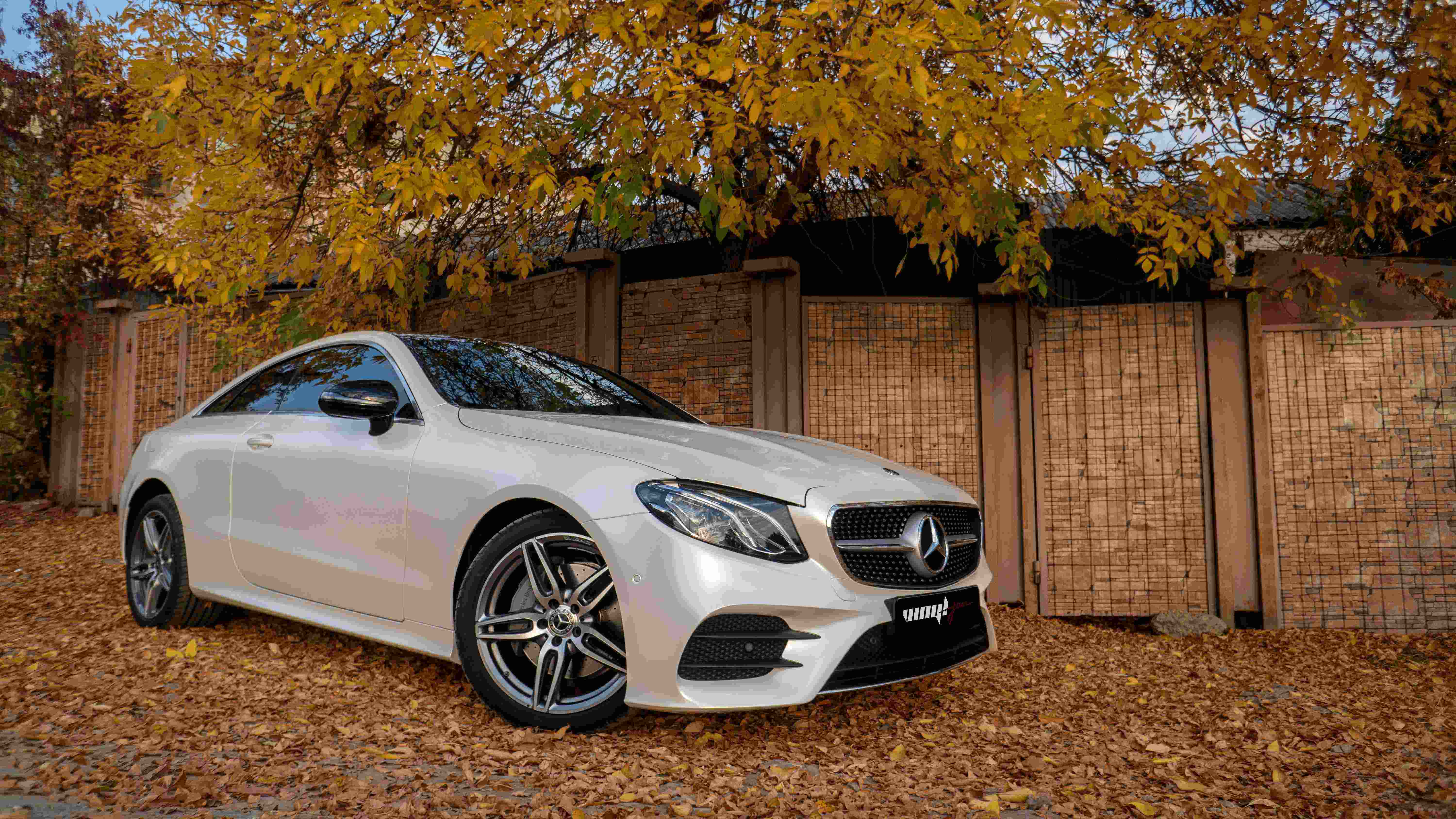 15. MB E-coupe Белый перламутр
