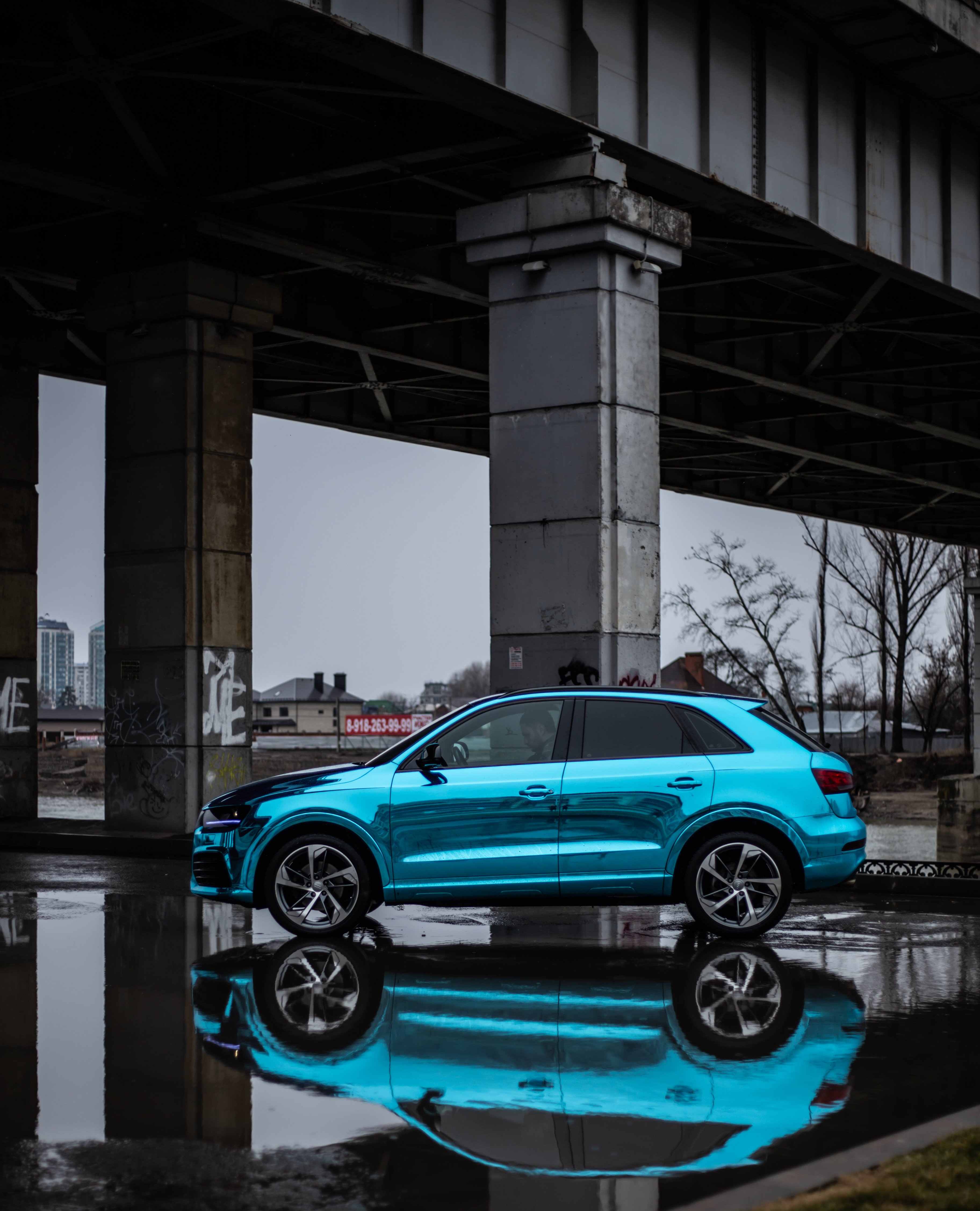 1.Audi Q3 sky blue chrome