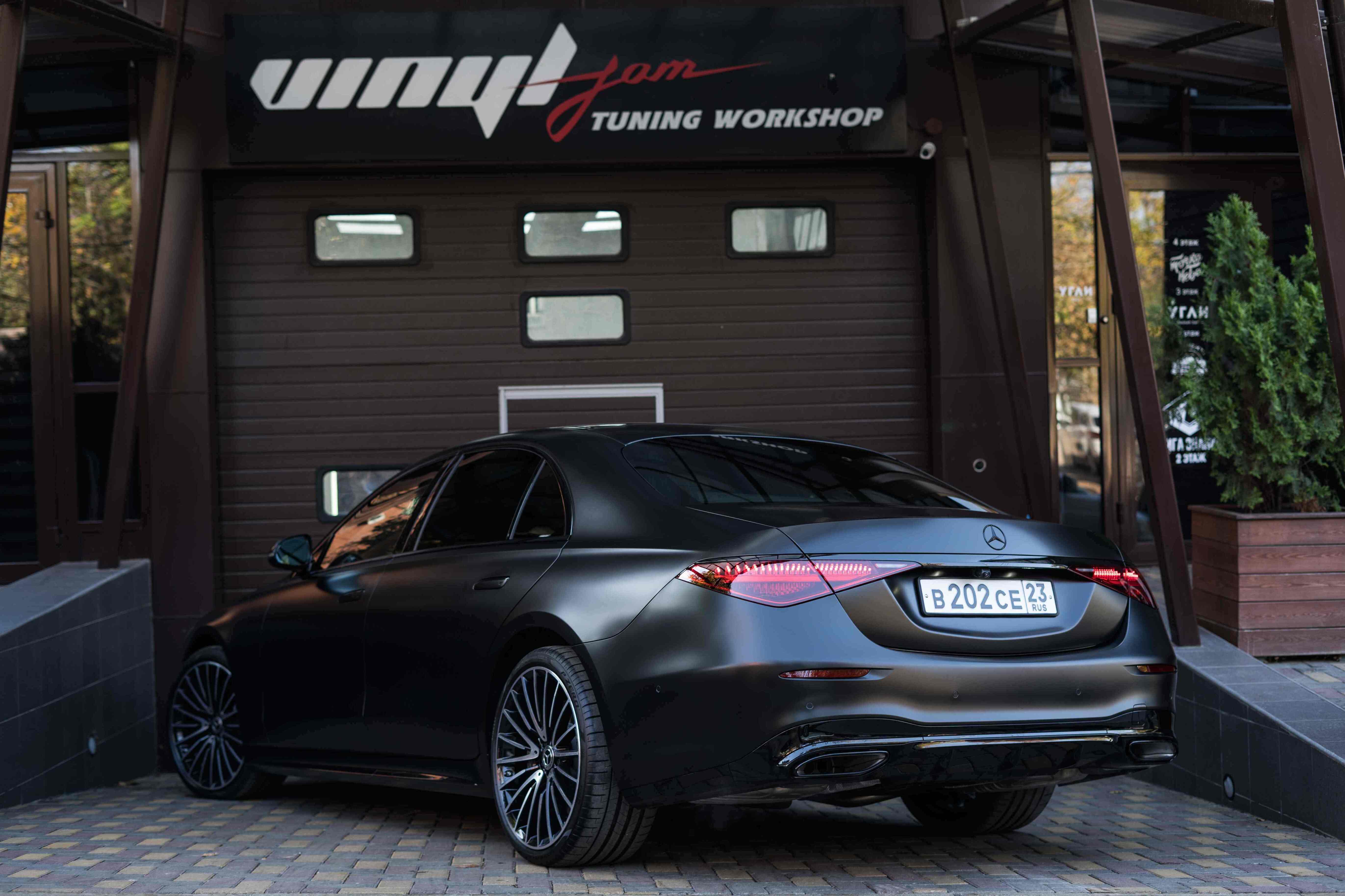9.MB 223 Mate Black