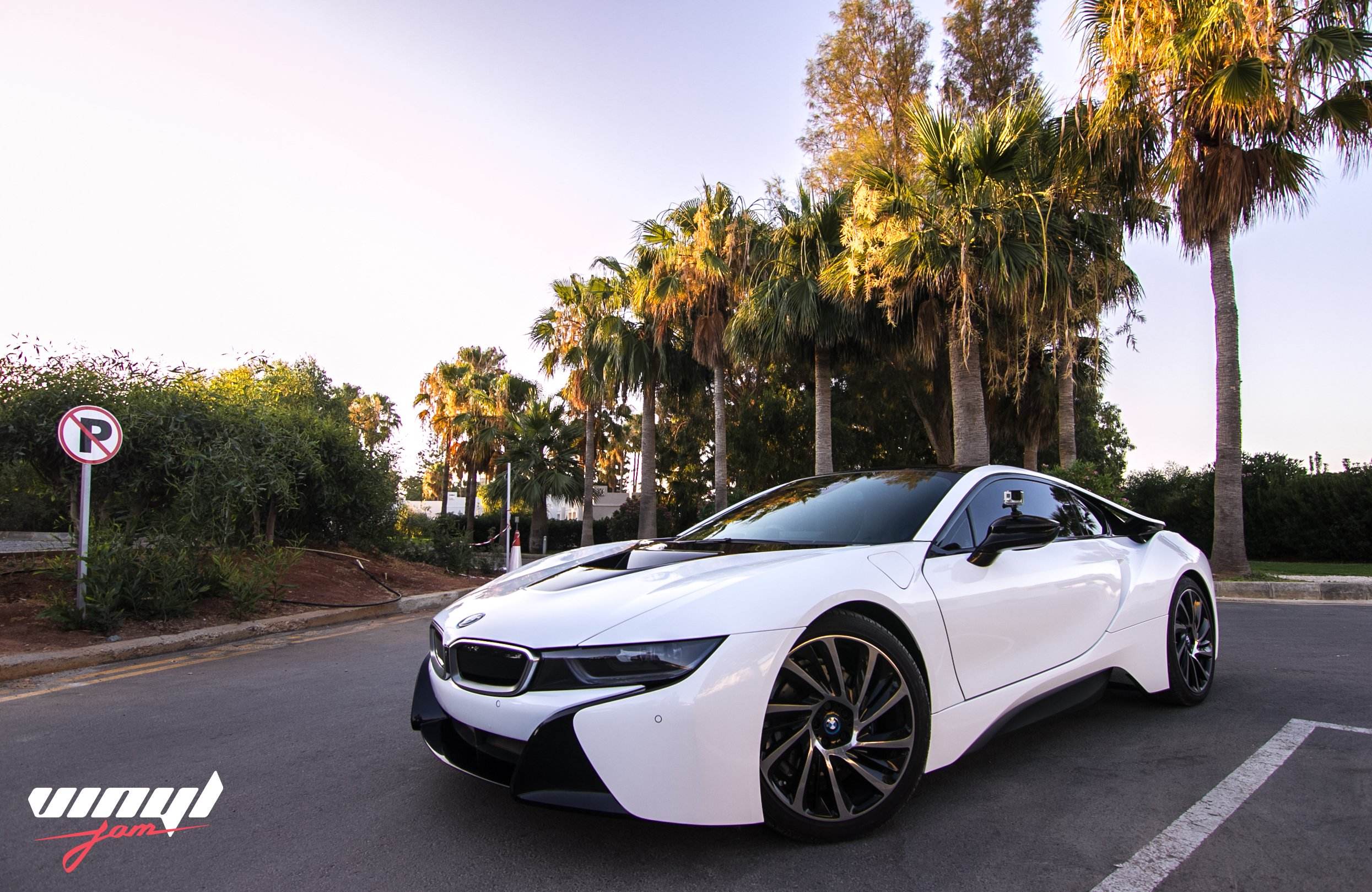 12. BMW i8