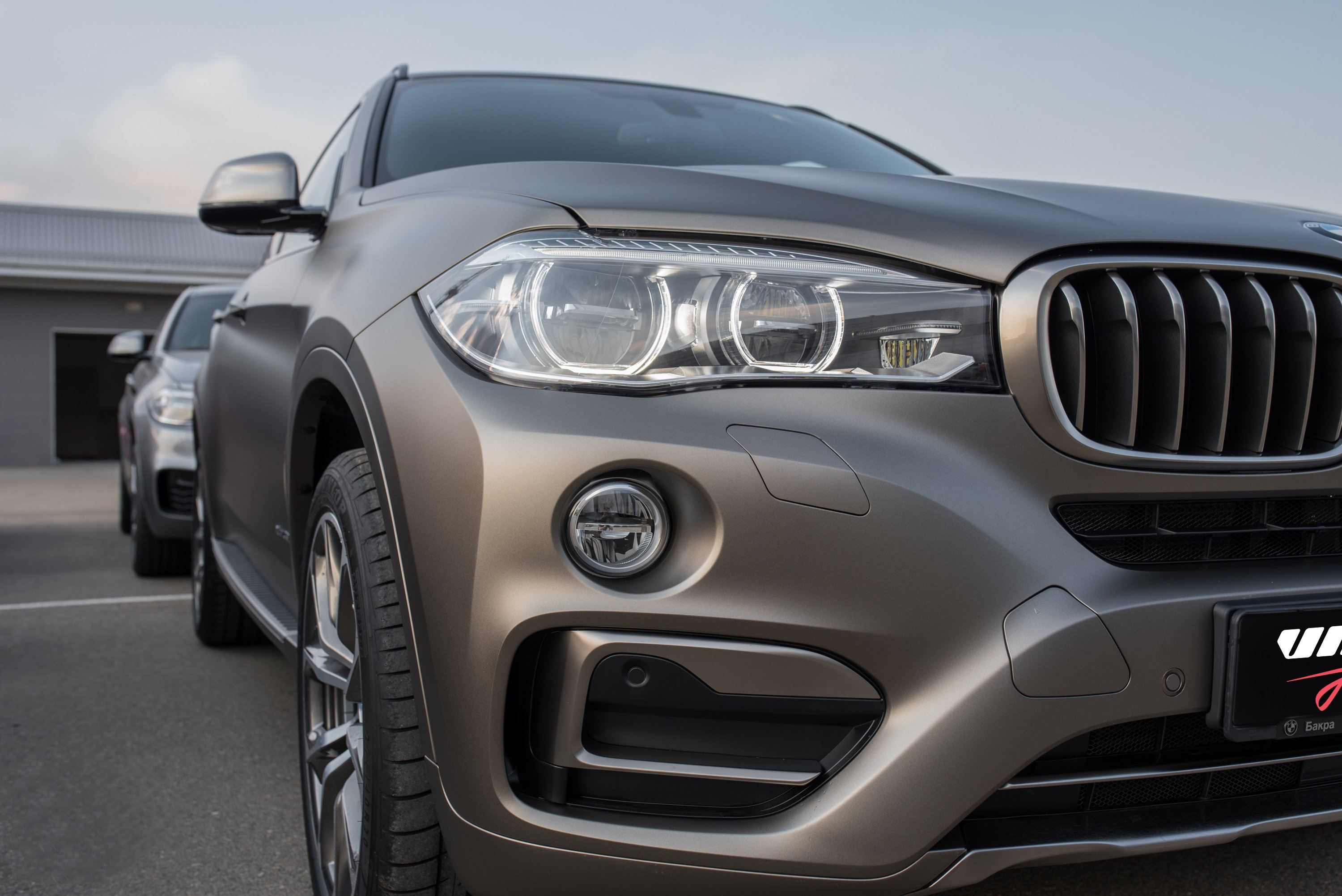 13. BMW X6