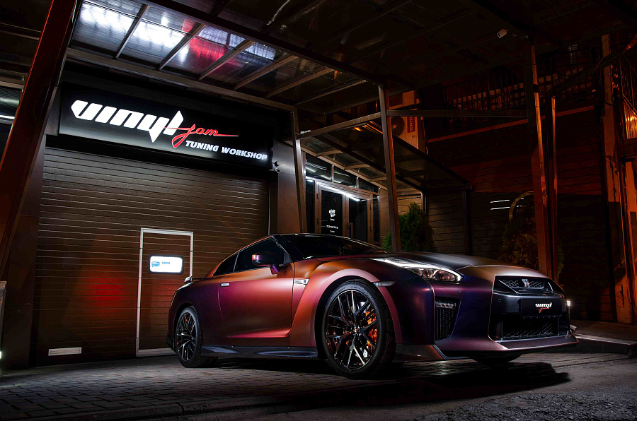 27. Nissan GT-R