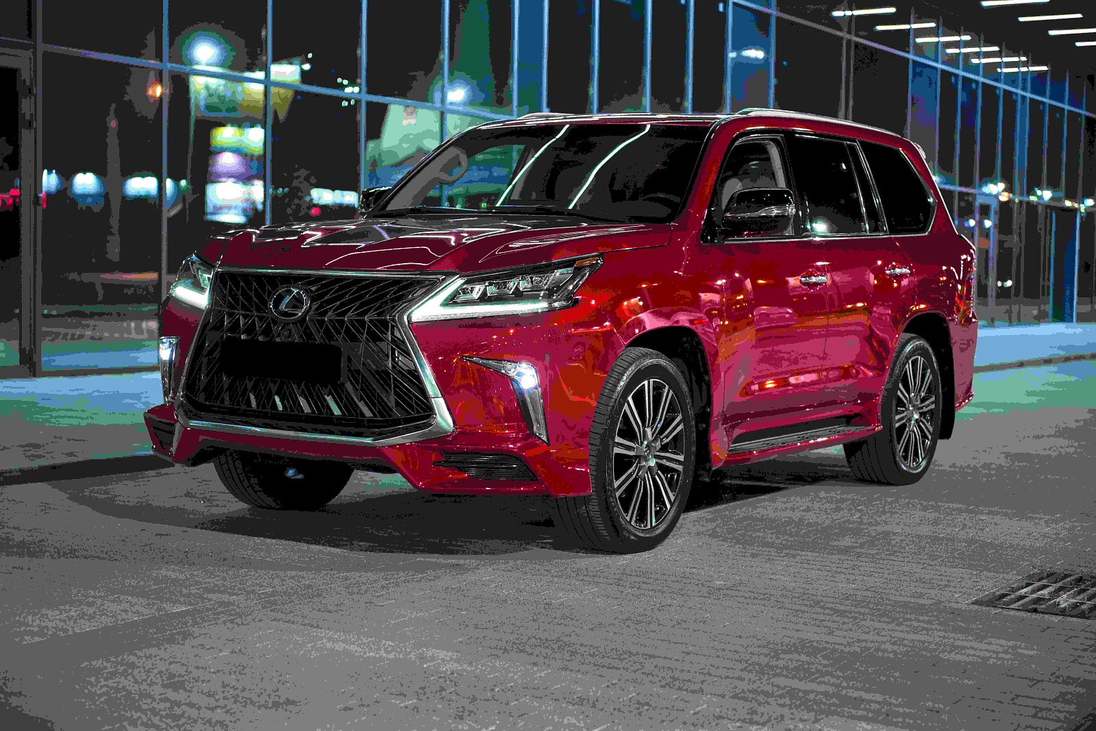 8.Lexus LX 570