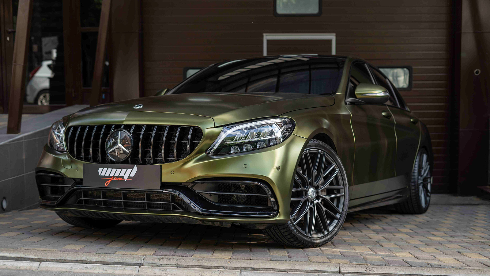 26. Mercedes-Benz c 205