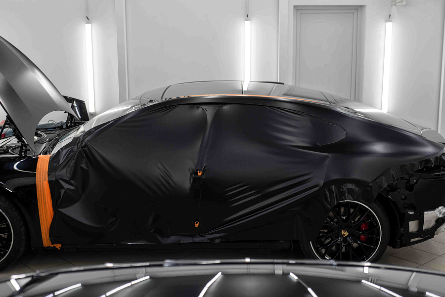 35.Porsche panamera black satyn