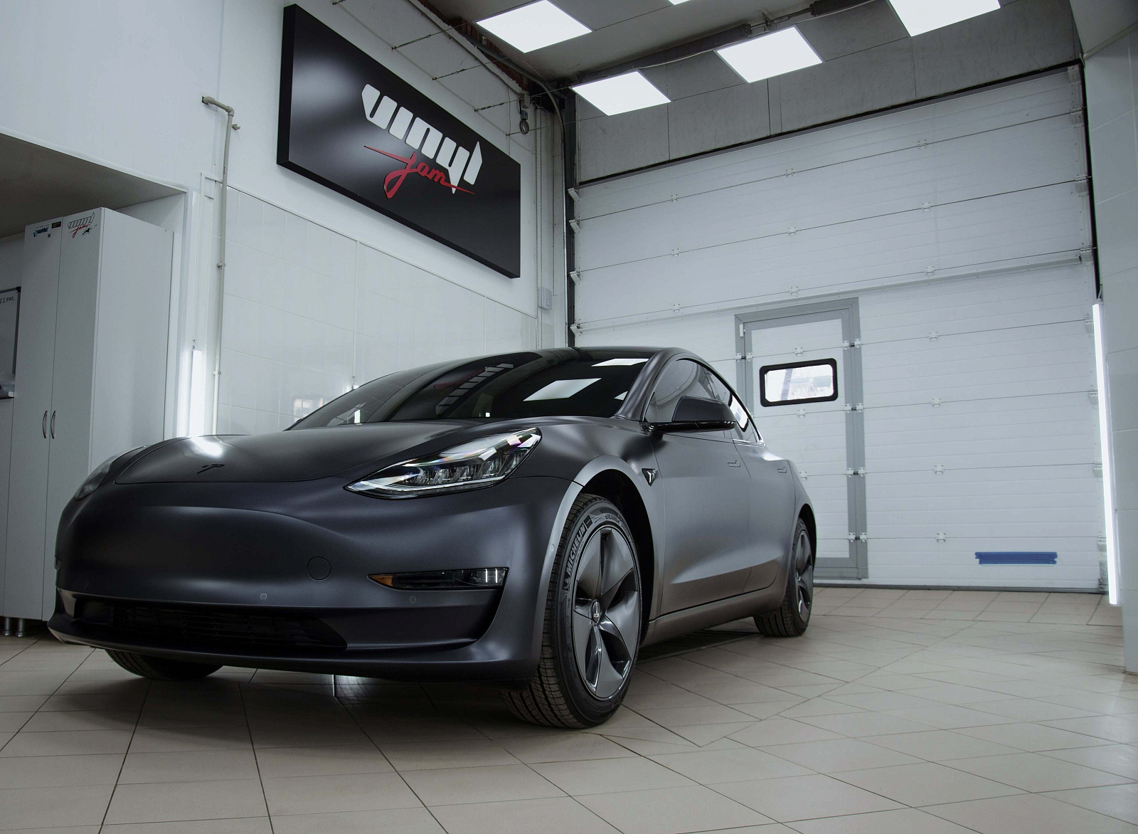 12.Tesla