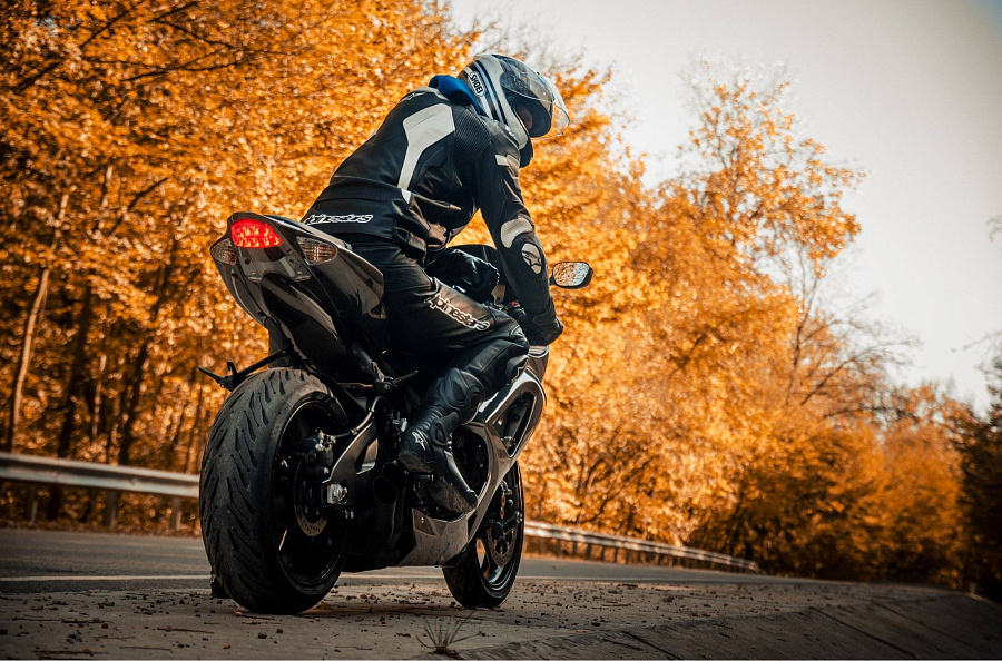 7.suzuki gsxr 1000 k7