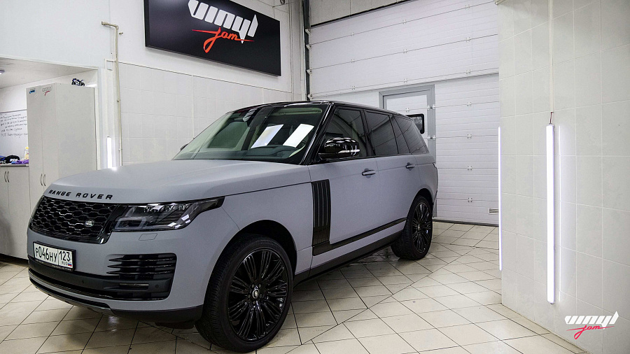 31. Range Rover Vogue